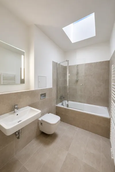 Exklusive Dachgeschosswohnung mit Terrasse ! — photo 1